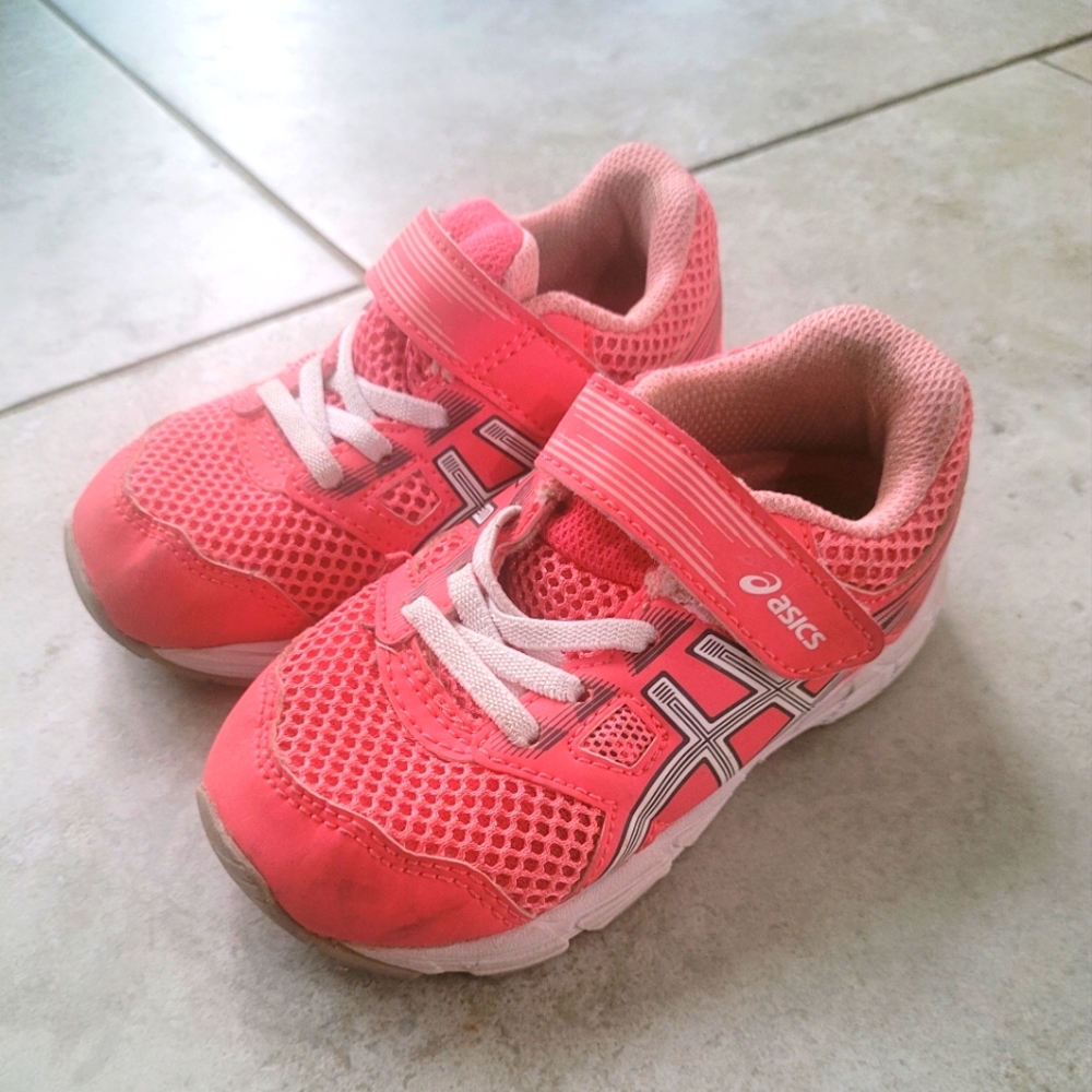 Baby ASICS tennies